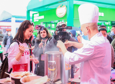 朝天門(mén)火鍋培訓(xùn)中心，為加盟店培訓(xùn)專(zhuān)業(yè)化人才！