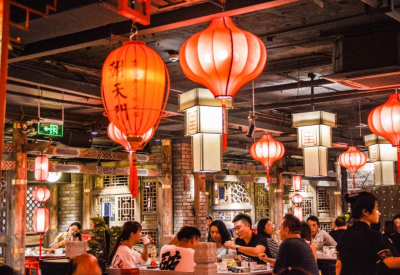 百色開火鍋加盟店，如何提高前廳服務水平？