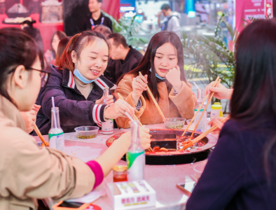 河池開火鍋加盟店，如何服務好顧客的胃？