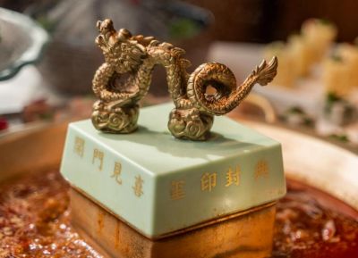 重慶南岸區(qū)開火鍋加盟店，怎樣打造新鮮感？