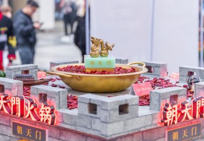 綦江開火鍋加盟店，如何服務(wù)才體貼周到？