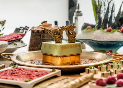 來(lái)朝天門吃火鍋，感受火鍋界的顏值天花板！