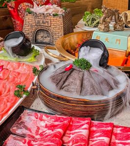 朝天門火鍋?zhàn)哌M(jìn)迪拜，為迪拜游子送上地道中國(guó)味！