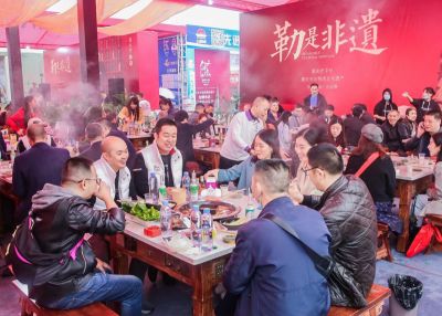 連鎖品牌火鍋加盟，必須從總部購買底料嗎？