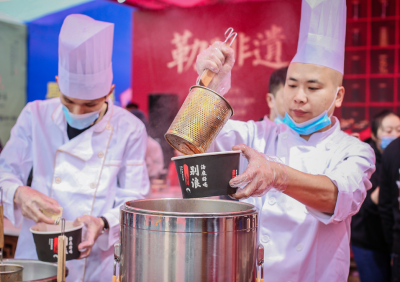 來朝天門吃火鍋，才是節(jié)假日的正確打開方式！