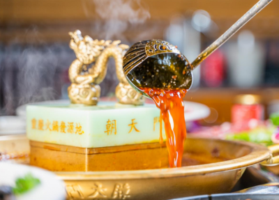 重慶老火鍋加盟店靠什么吸引顧客？