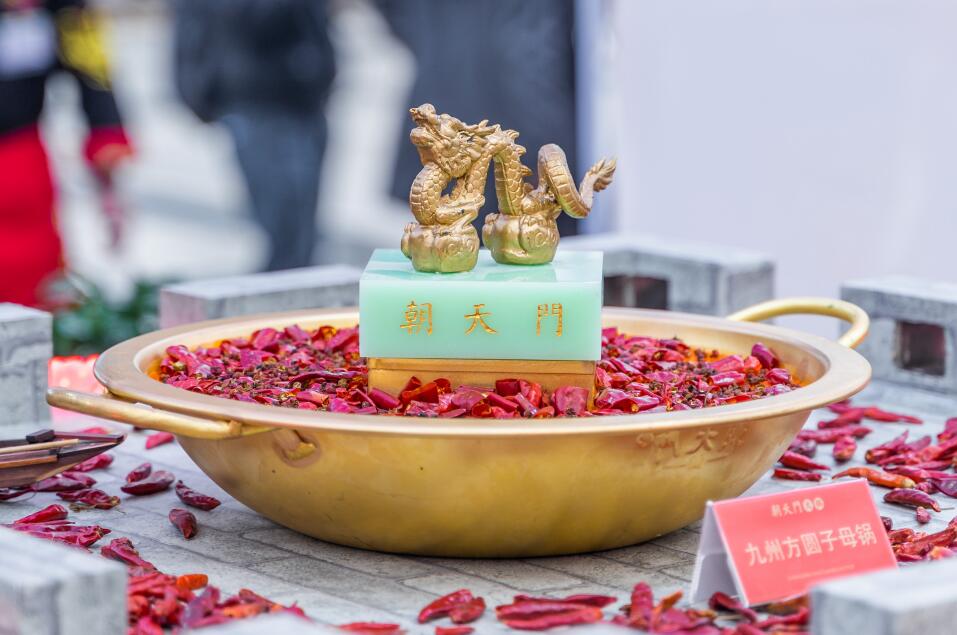 80萬開火鍋店加盟好還是自己開店好？