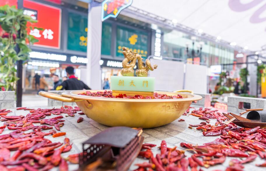 特色小火鍋店如何提高顧客滿意度？