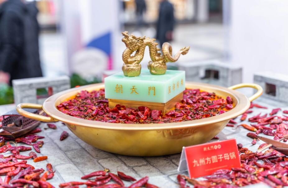 保山開(kāi)火鍋加盟店怎么樣？要注意什么？