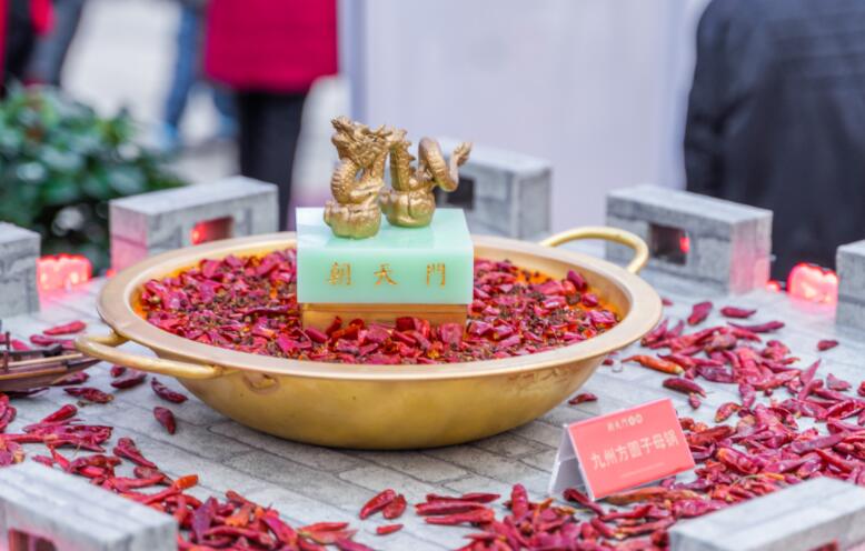 吃火鍋有哪些講究？跟著老重慶人學(xué)起來(lái)！