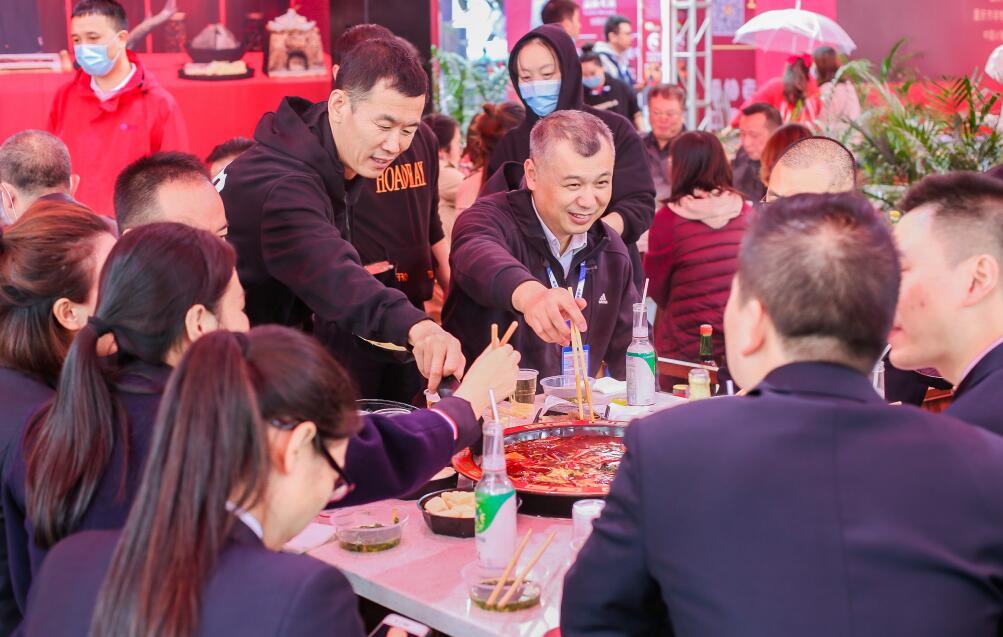 如何加盟重慶火鍋店？這些要點(diǎn)要記牢！