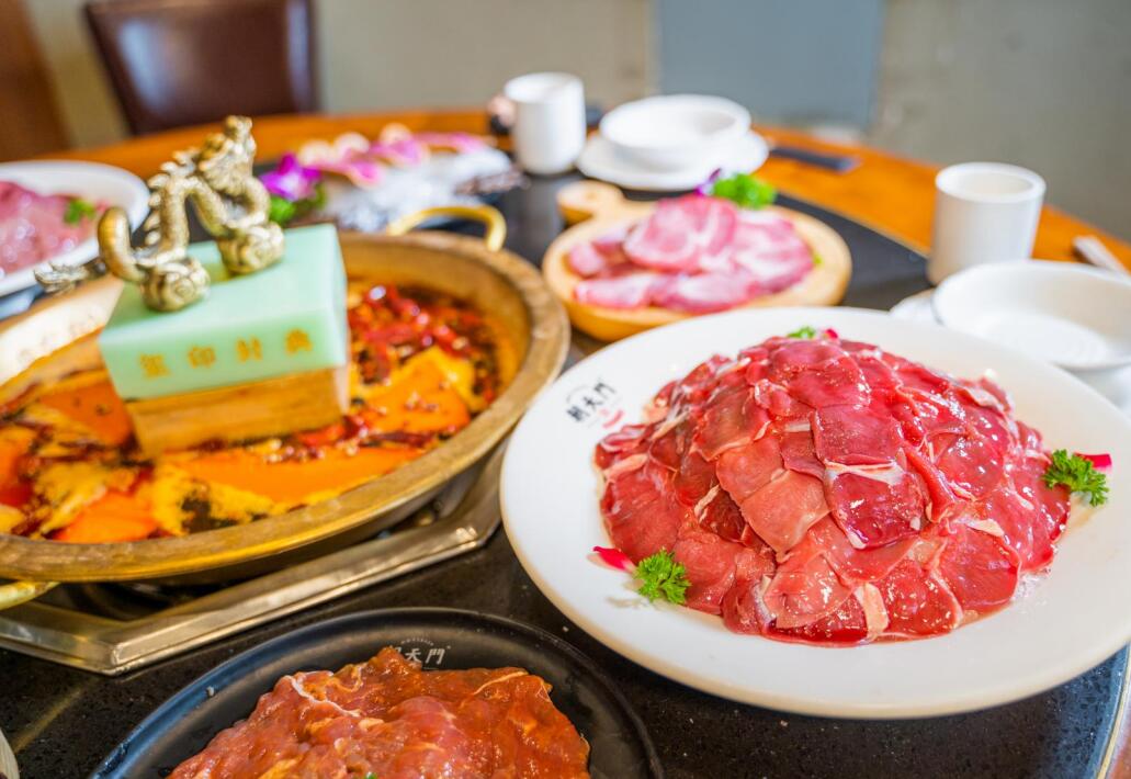 夏天吃火鍋有多痛快？來體驗(yàn)酣暢淋漓的感覺！