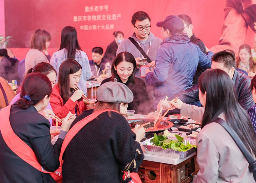 為什么現(xiàn)在的火鍋店都在開拓甜品賽道？