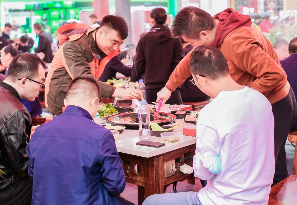 阿爾山開火鍋加盟店，如何戳中顧客的心？