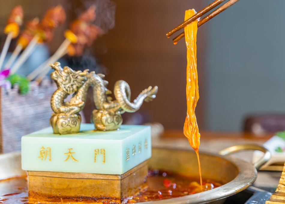 萬州開火鍋加盟店，如何讓年輕人產(chǎn)生興趣？