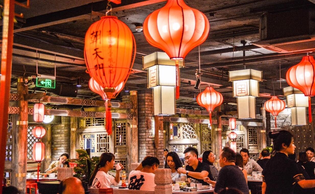 疫情下餐飲店火爆排隊，經(jīng)營秘訣是什么？
