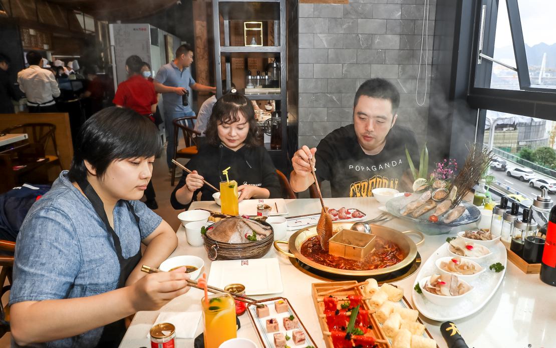 火鍋店衛(wèi)生問題頻發(fā)，怎樣才能給顧客“安全感？”