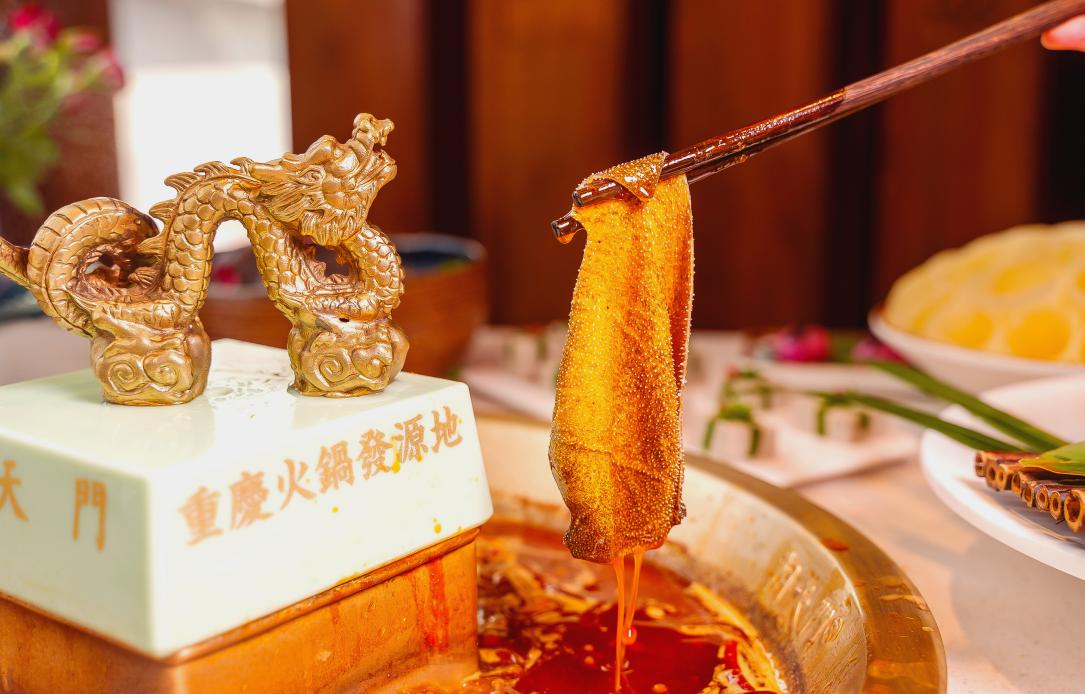 對面的火鍋店生意火爆，你該怎么辦？