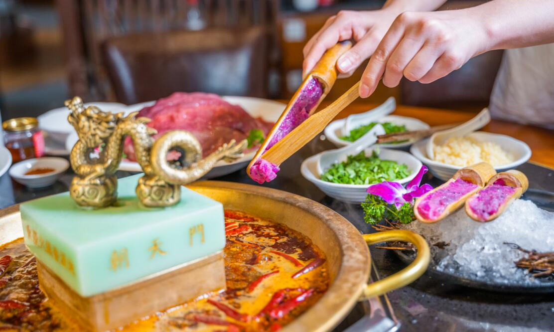 土到極致就是潮？餐廳越“土”，生意越好？