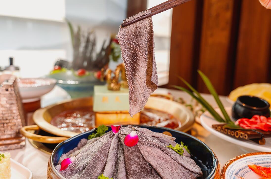 火鍋店的大招牌，特色重慶火鍋毛肚，這么做就對(duì)了！