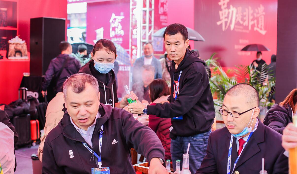 什么樣的店長？讓一家新開火鍋店，生意如此的好！