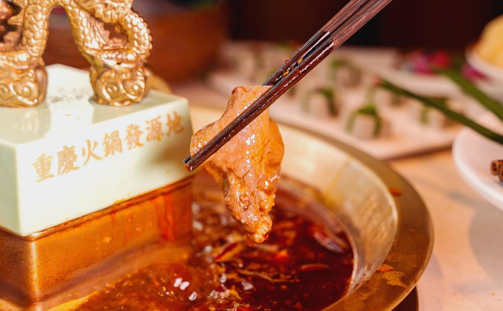 火鍋耙牛肉，好吃得不得了，難怪們店賣斷貨！
