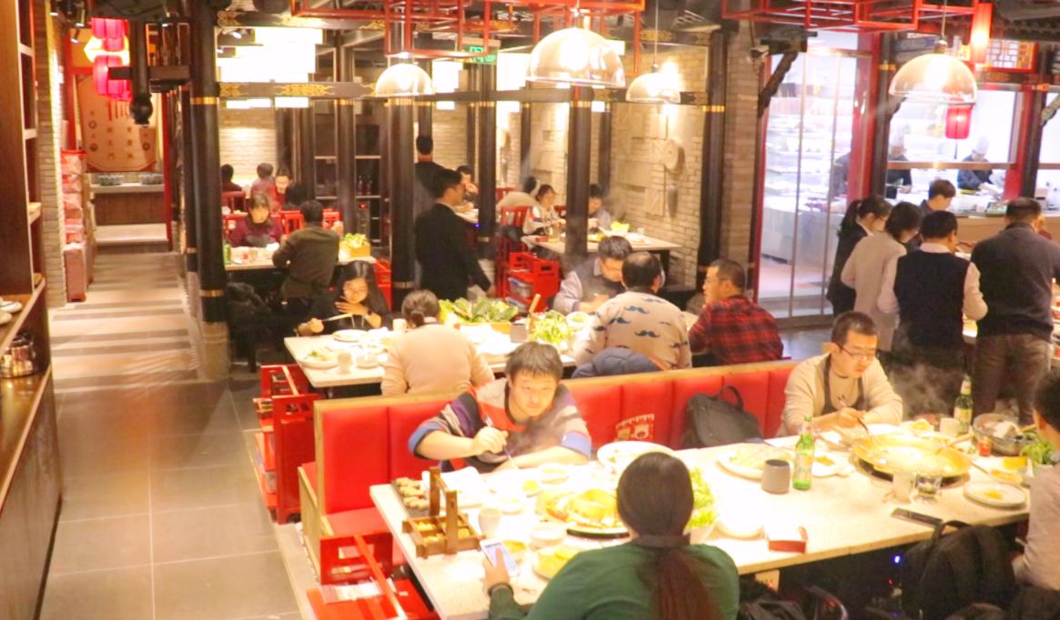 市井火鍋，生意好的秘密，居然是特色甜品！